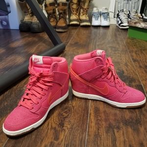 Nike dunk sky hi size 7.5 women. Pink